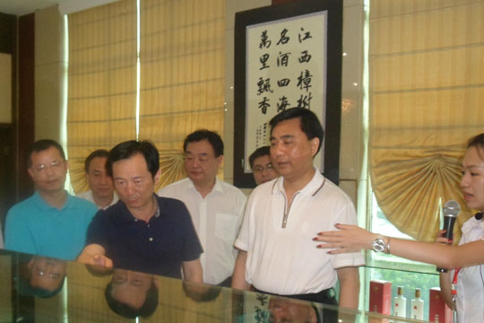 江西省發(fā)改委黨組書記、主任李安澤一行蒞臨四特酒公司調(diào)研